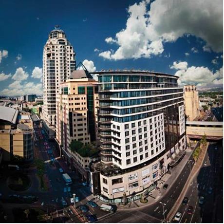 Sandton/DaVincci Hotel & Suites on Nelson Mandela Square