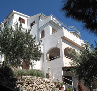 Apartments More