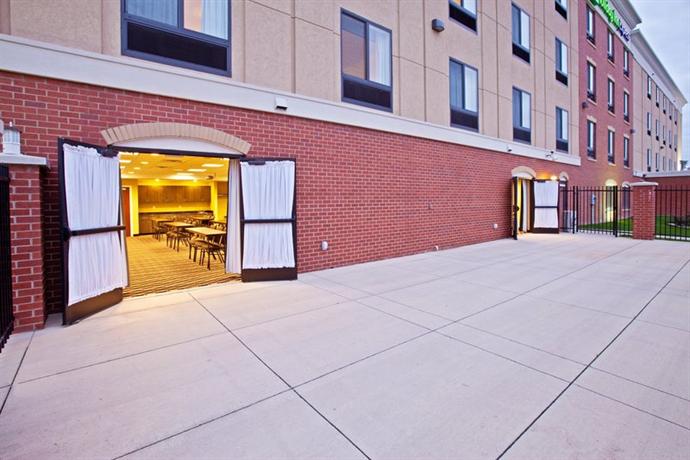 Holiday Inn Express Indianapolis Southeast