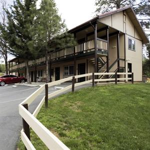 Americas Best Value Inn Yosemite Westgate Lodge