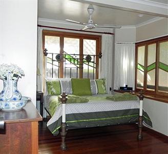 Airlie Waterfront Bed and Breakfast