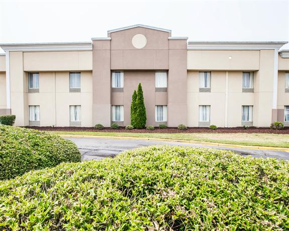 Quality Inn and Suites Airpark East