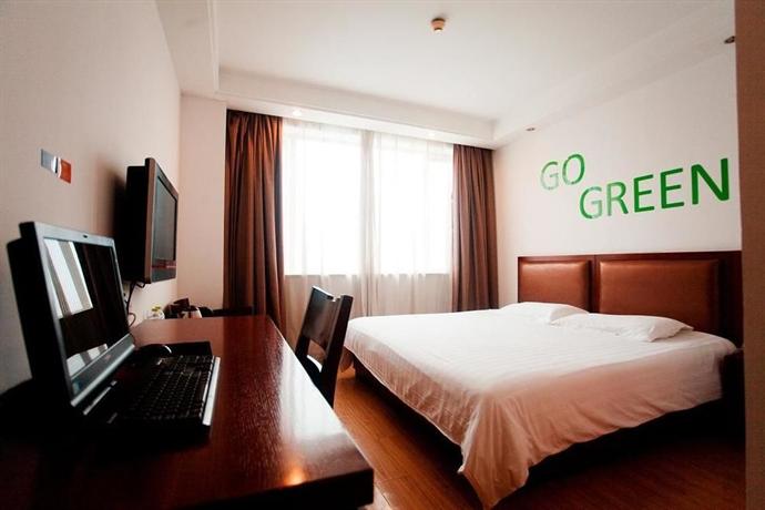 Motel 168 Ningbo Tianyi Square Town's God Temple Branch