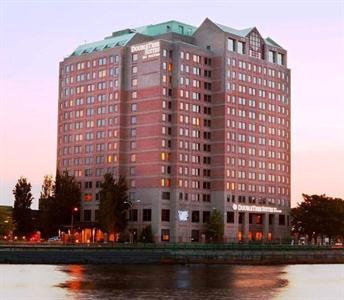 DoubleTree Suites by Hilton Hotel Boston-Cambridge