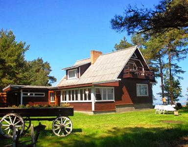 Karineeme Holiday House