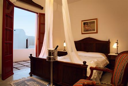Nikos Villas