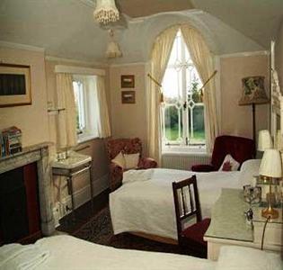 Hollybank House