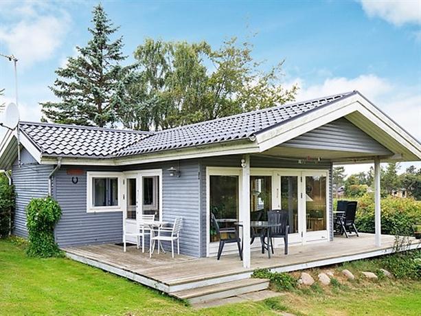 Three-Bedroom Holiday home in Karrebaeksminde 1