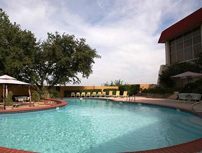 Hotel Trinity InnSuites Fort Worth DFW