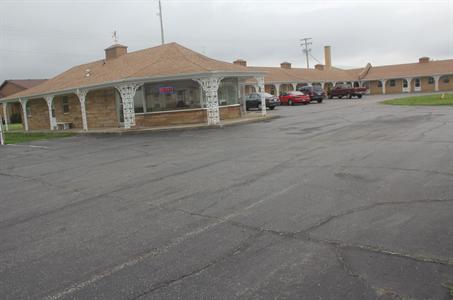 Pinnell Motor Inn Motel