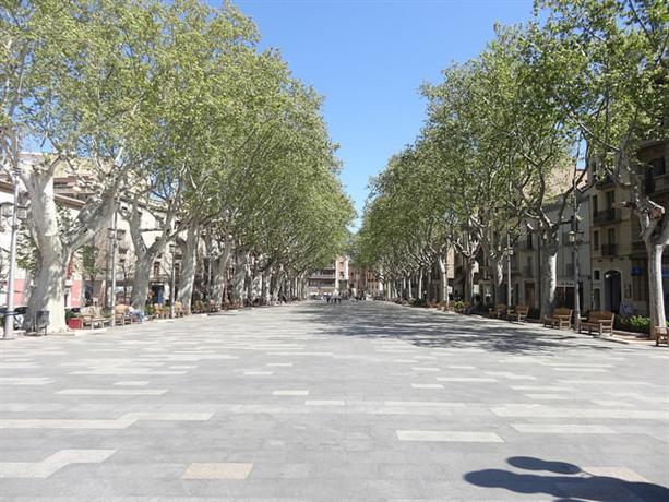 Homestay in Figueres near Dali Theatre and Museum