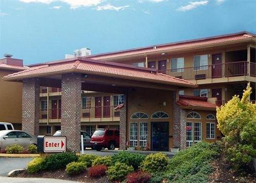 Econo Lodge at Port of Portland