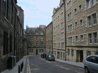 2 Bedroom Apt Central Edinburghs Old Town Wi-Fi