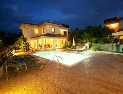 Kinousa Villas
