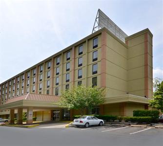 BEST WESTERN Plus Towson Baltimore North Hotel & Suites