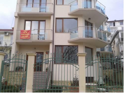 Izgrev Apartments Balchik