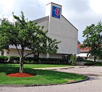 Motel 6 Akron North