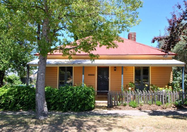 Cooma Cottage