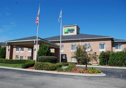 Holiday Inn Express Hotel & Suites Fenton