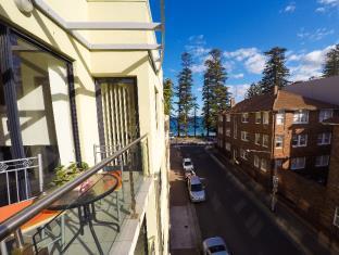 Manly Beachside Two Bedroom Apartment